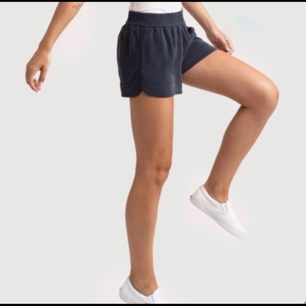 Kit and Ace - West Coast Fit Silk Short